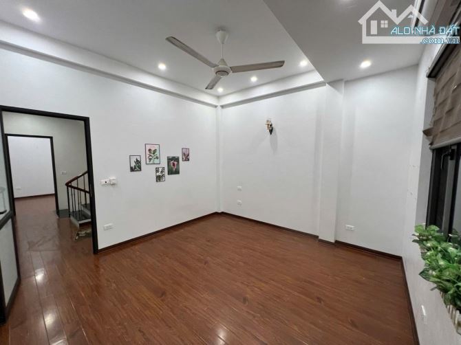 Nhà riêng ở Ngô Thì Nhậm, Hà Đông, 45m2, 4PN rộng, gần phố, tiện ích đầy đủ - 2