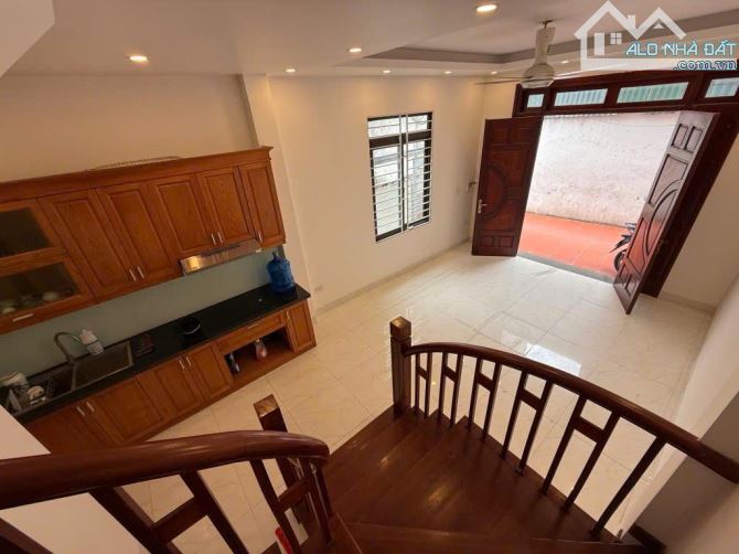 Thạch Bàn - Lô góc - Thoáng sáng - 39m chỉ 5,7 tỷ - 2