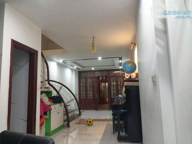 Bán nhà phố Vũ Hữu - Nam Từ Liêm - OTO tránh – 54m² – 5 tầng – MT 4.1m – Giá 17.9 tỷ - 2