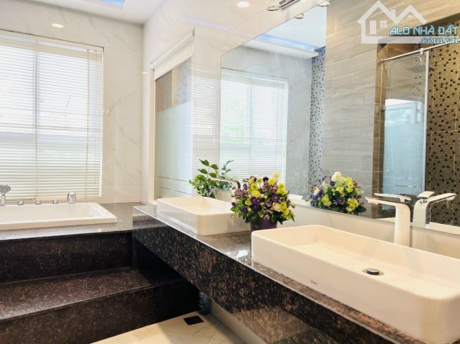 Biệt thự Cao Đức Lân, An Phú, Q2 - 8x20m 3 tầng full NT hiện đại HDT 80 triệu giá  35 tỷ - 2