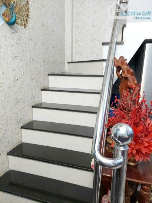 Nhà 2 tầng Diện tích khủng Đường Phạm Hùng P9 Q8 - 2