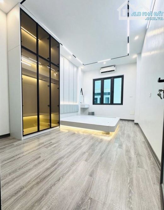 Hơn 6 tỷ xíu, duy nhất 1 căn. Nhà đẹp Cầu Diễn, 5 tầng, gần Ô TÔ, khu vực trung tâm. - 2
