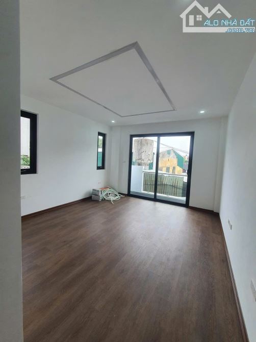 NHÀ VĂN HỘI - HỌC VIÊN TÀI CHÍNH - LÔ GÓC 3 THOÁNG - DT: 31/40M2, 5 TẦNG, MT 5M - 5,5 TỶ - 2
