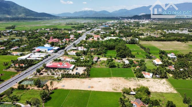 Bán đất Vịnh Vân Phong gần biển Dốc Lết và KCN Dốc Đá Trắng giá chỉ 822 triệu - 2
