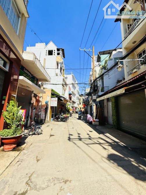 BÁN ĐẤT Tân Bình - 125m2 - nở hâu 8m - xe hơi tránh - xây mới cao tầng - 2
