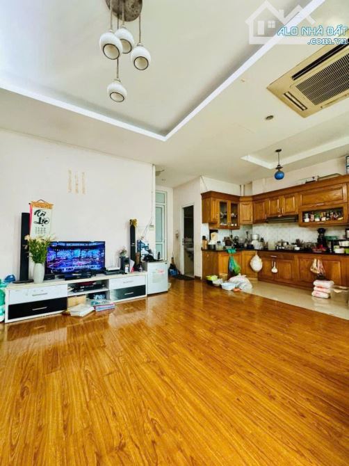 TRIỀU KHÚC 100m -NHÀ 2 MẶT TIỀN – KINH DOANH- 1 MẶT NGÕ Ô TÔ TRÁNH- MẶT TIỀN 6.5M - 2