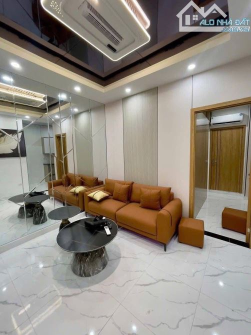 CẦN BÁN CĂN HỘ TẬP THỂ NGUYỄN KHÁNH TOÀN CẦU GIẤY 60m, 3N, FULL NỘI THẤT, giá 3,8tỷ - 2