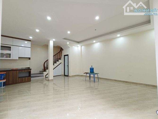 RẺ VÔ ĐỊCH - CHDV PHỐ NHỔN - QL32 - 5 TẦNG 7 PHÒNG KHÉP KÍN - DÒNG TIỀN 350TR/NĂM - 2