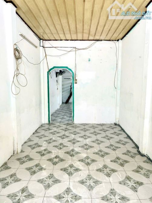 Cần Bán căn ngay Mặt Tiền Đoàn Văn Bơ ,P14 Quận 04 - 2