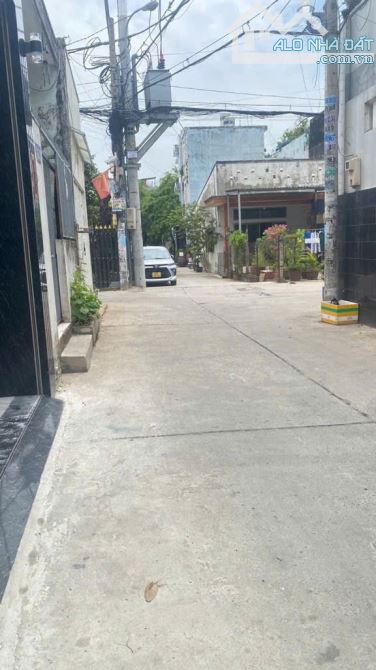 Đông Hưng Thuận(Q.12) bán nhà 4PN gần đường Nguyễn Văn Quá ô tô đậu trước cửa giá 7,2tỷ. - 2