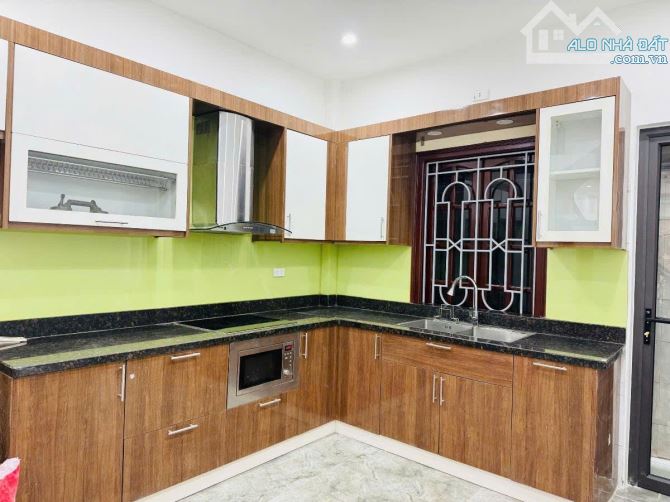 HAI THOÁNG NGÕ THÔNG GẦN CÔNG VIÊN CẦU GIẤY 50M2 MT 3.6m  DƯƠNG QUẢNG HÀM 10.5 T - 2