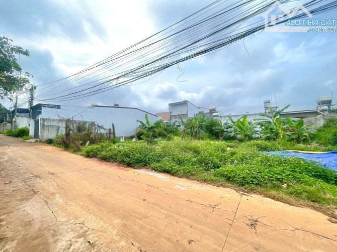 BÁN 3 LÔ LIỀN KỀ ĐẤT HẺM 246  Y MOAN - P. TÂN LỢI.DT 5x23,4m - TC 60m2 - HƯỚNG BẮC - 2