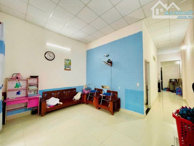 GẤP BÁN!Nhà 2 tầng Trường Thọ,69m2, đường ô tô 8m, gần XLHN.Chỉ 5.5 Tỷ - 2