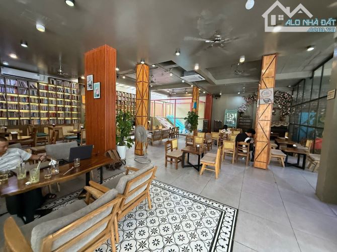 CẦN BÁN GẤP. Biệt Thự KĐT Văn Khê Lô góc dt:298m2 x 3 Tầng Mt:32m Giá chào bán  92 tỷ - 2
