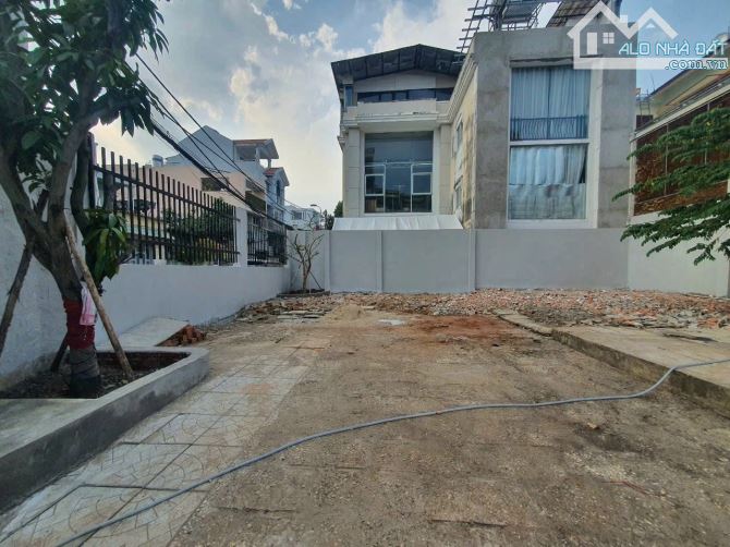 🔥🔥 Nhượng giá Tốt cho lô Đất Góc 2 Mặt Tiền Đường xe Tải 👉 gần Lê Văn Thịnh - 2