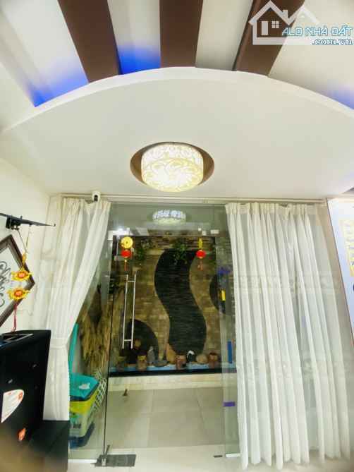Bán nhà 4 tầng mặt tiền đường Phan Đăng Luu Hải Châu Đà Nẵng - 2