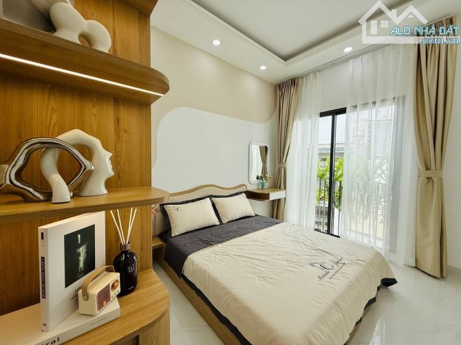 Nhà Hẻm Xe Hơi Nhỏ - 42m² (3,1 x 14) Nở Hậu - Trệt 3 Lầu - 4 Phòng Ngủ - Hoàn Công Đủ - 22
