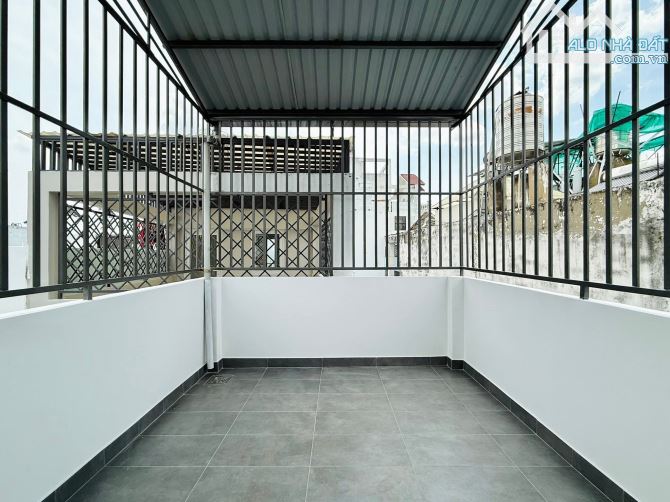 Nhà Hẻm Xe Hơi Nhỏ - 42m² (3,1 x 14) Nở Hậu - Trệt 3 Lầu - 4 Phòng Ngủ - Hoàn Công Đủ - 25