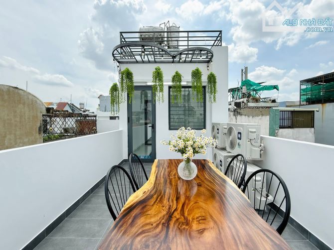 Nhà Hẻm Xe Hơi Nhỏ - 42m² (3,1 x 14) Nở Hậu - Trệt 3 Lầu - 4 Phòng Ngủ - Hoàn Công Đủ - 28