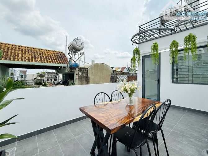 Nhà Hẻm Xe Hơi Nhỏ - 42m² (3,1 x 14) Nở Hậu - Trệt 3 Lầu - 4 Phòng Ngủ - Hoàn Công Đủ - 29