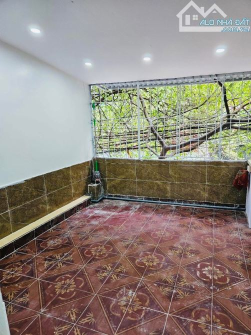 BÁN CĂN TẬP THỂ THÀNH CÔNG – Ô TÔ ĐỖ CHÂN CẦU THANG – 3PN – 2WC – 110M2 - 3