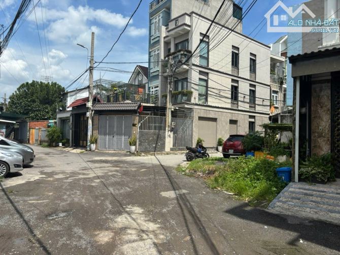 Đất phường Linh Đông, góc 2 Mặt tiền, sát Phạm Văn Đồng, DT 5,3*13,35m, đường 10m, 5,5T - 3