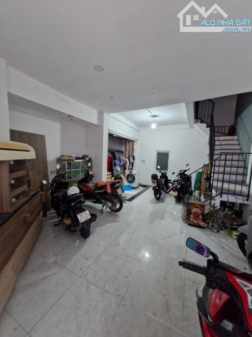BÁN GẤP MTKD CĂN GÓC QUẬN 7 - TÂN HƯNG - 7CHỖ VÀO NHÀ - 7PN - 71m2 -NGANG 5 - 3