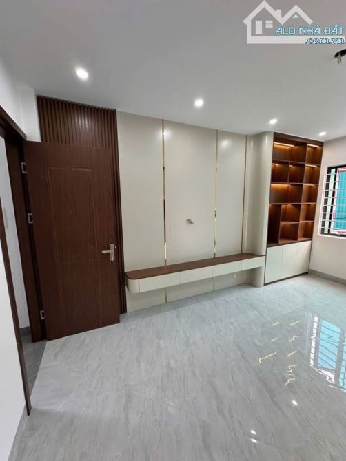 🌟LÔ GÓC LAI XÁ - 33M² – 5 TẦNG – Ô TÔ VÀO NHÀ – CHỈ 4,5 TỶ – KHÔNG MUA HỐI HẬN! - 3