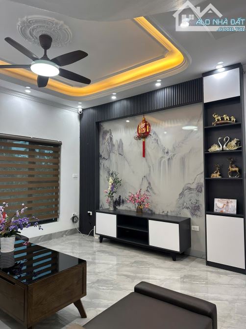 CỰC PHẨM NAM TỪ LIÊM - 46M - 5 TẦNG - THANG MÁY - Ô TÔ VÀO NHÀ - MT QUYỀN LỰC. GIÁ 6.5 TỶ - 3