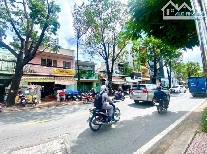 Bán Đất Tặng Nhà - Mặt Tiền Hưng Phú, Q8 – 181m², Giá 30 Tỷ, Thu Nhập 38tr/Tháng - 3