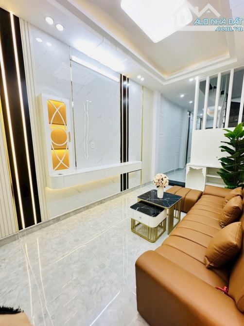 NHÀ ĐẸP 43M2, 2 TẦNG FULL NỘI THẤT, HẺM 3.5M, GẦN MẶT TIỀN, KẾ PHẠM HỮU LẦU, Q7, CHỈ 3,9T - 3