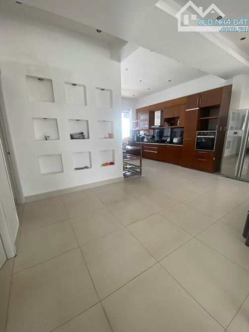 VILLA MẶT TIỀN ĐƯỜNG NGUYÊN TỬ LỰC 450M2 NGANG 15M 4 TẦNG 13P 14WC CÁCH HỒ 1,4KM GIÁ 31 TỶ - 3