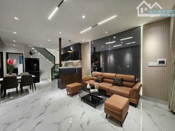 NHÀ 1 ĐỜI CHỦ - ĐƯỜNG TRƯỚC NHÀ 8M THÔNG -  BÙI QUANG LÀ P12 GÒ VẤP- 4MX15M - 4 TẦNG 6PN- - 3