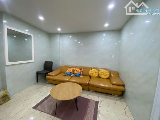 Nhà MT Lý Đạo Thành - 4,5 x 13M - 8 Tỷ - Cạnh Khu Bình Phú 2 - 3