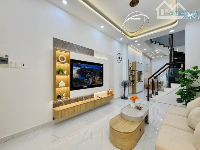 Nhà Hẻm Xe Hơi Nhỏ - 42m² (3,1 x 14) Nở Hậu - Trệt 3 Lầu - 4 Phòng Ngủ - Hoàn Công Đủ - 3