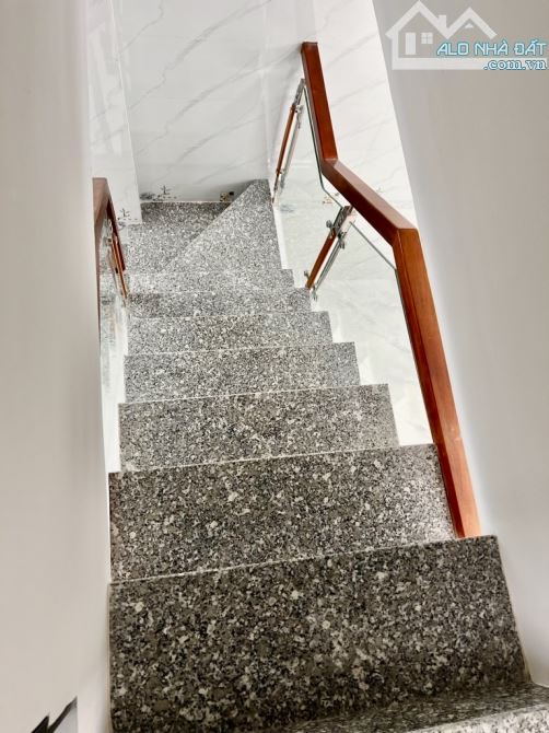 Nhà 2 Tầng Huỳnh Tấn Phát P. Tân Phong ổn áp chỉ nhĩnh 2 Đồng - 3