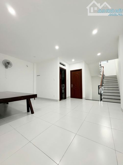 Bán nhà hẻm xe hơi - Lê Quang Định P11 Bình Thạnh - 98m2 ngang đến 6m - 3 tầng - 17,5 tỷ - 3