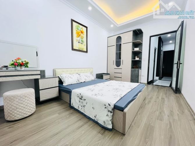 Minh Khai - 50m x 5T - 10.5 Tỷ - Nhà mới đẹp ở luôn, ngõ rộng, có thang máy - 3