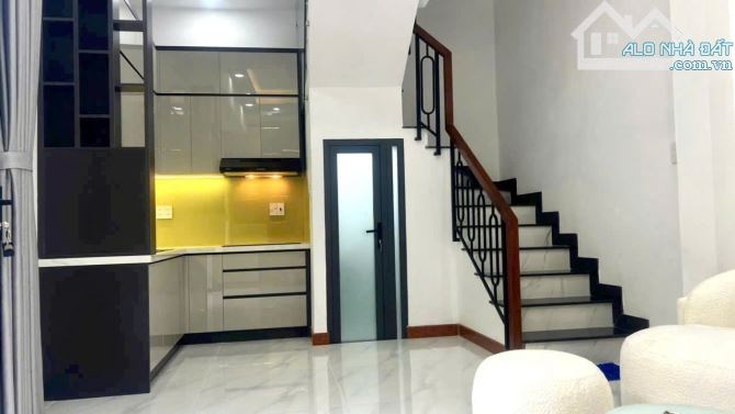 BÁN NHÀ ĐẸP QUẬN 10, HÒA HẢO, NGANG LỚN , MỚI TINH - 3