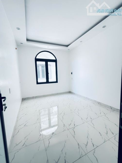 Bán nhà 3,5 tầng ngõ 476 chợ Hàng về ở luôn - 3
