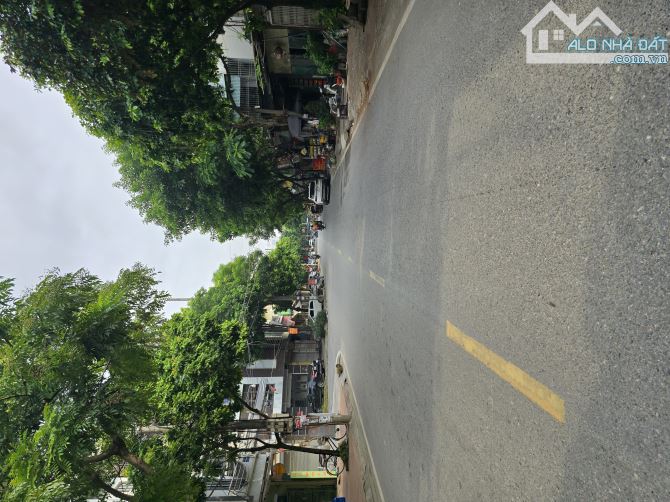 KIẾN HƯNG HÀ ĐÔNG -DT 55M- PHÂN LÔ VỈA HÈ -NỘI THẤT XỊN-GẦN CVIÊN 365-  BỂ BƠI - GẦN CAP - - 3