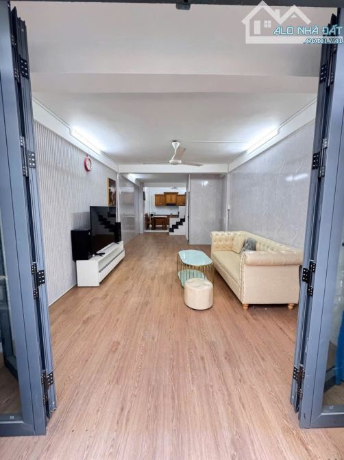SIÊU PHẨM TÂN BÌNH - XE HƠI NGỦ TRONG NHÀ - 2 TẦNG - 50M2, 2PN - 3WC - VỊ TRÍ CỰC ĐẸP - - 3