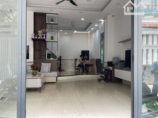 Hẻm lớn Hồ Văn Long – Nhà đẹp 3 tầng – Giá chỉ 5.2 tỷ - 3