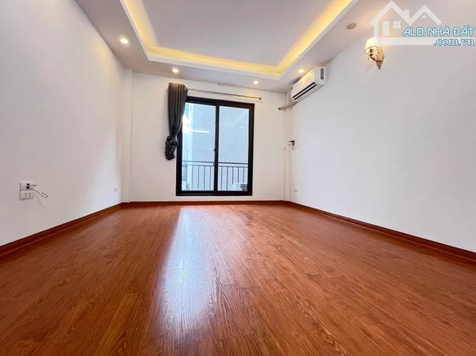 siêu hiếm rẻ nhất Long Biên Bát Khối 32m 5T MT 3.5m 5.4 tỷ - 3
