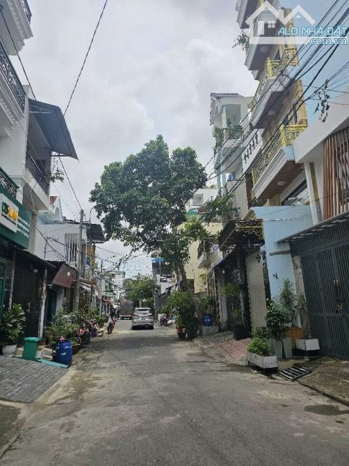 Nhà Lê Văn Quới 10