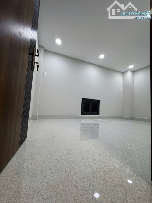 BÁN NHÀ ĐẸP TRUNG TÂM QUẬN 6 -3 TẦNG -24M2-NGANG 4M-NHỈNH 4 TỶ - 3