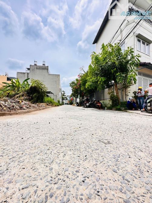 Đât 93m2 thổ cư,góc 2 mặt tiền, đuòng thông ,tx43 - 3