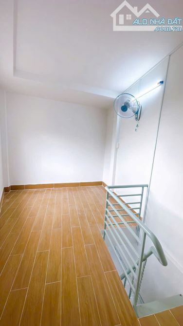 SÁT MẶT TIỀN XE HƠI Q4  NHÀ MỚI NGANG  4.45 DÀI xx hơn 1 tỷ 7 - 3