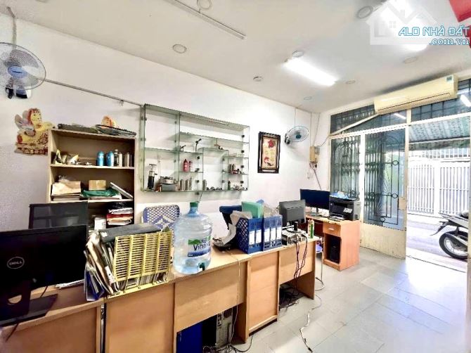 Ngay ngã 5 Gò Vấp, Nhà 2 mặt Hẻm 8M, 3 tầng 3PN - Chỉ hơn 9 tỷ - 3