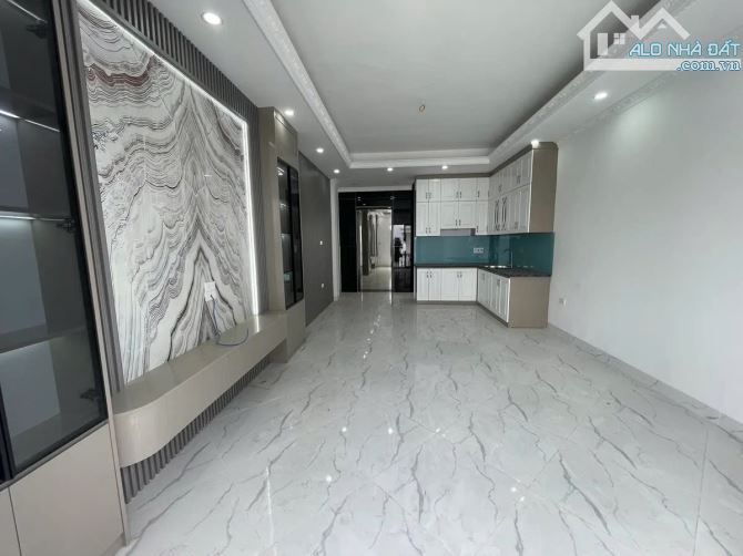 NHÀ ĐẸP MỚI NGÕ Ô TÔ CHÁNH Phố Bát Khối-Long Biên 45m2 X6 tầng X 9.3 TỶ. - 3
